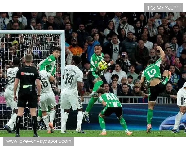 皇马新星戴帽救主，伯纳乌沸腾到深夜